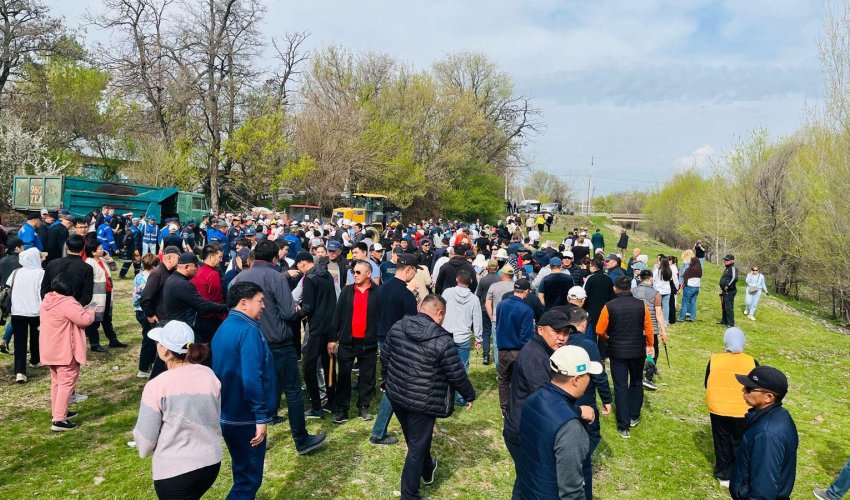 ТҮРКІСТАН ТҮЛКІБАС АУДАНЫНДА АРЫС ӨЗЕНІНІҢ ЖАҒАЛАУЫ ТАЗАРТЫЛДЫ