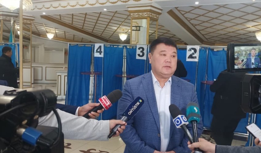“АМАНАТ” ПАРТИЯСЫНЫҢ ТӨРАҒАСЫ РЕФЕРЕНДУМДА ДАУЫС БЕРДІ