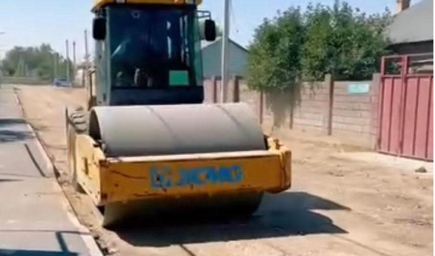 Тұран ауданындағы Жаңаталап елді мекенінде асфальт төсеу жұмыстары басталды