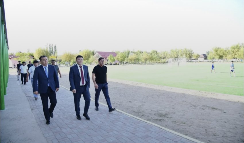 ТҮРКІСТАН: ОБЛЫС ӘКІМІНІҢ ОРЫНБАСАРЫ ОТЫРАРДАҒЫ КӘСІПОРЫНДАРДЫ АРАЛАДЫ