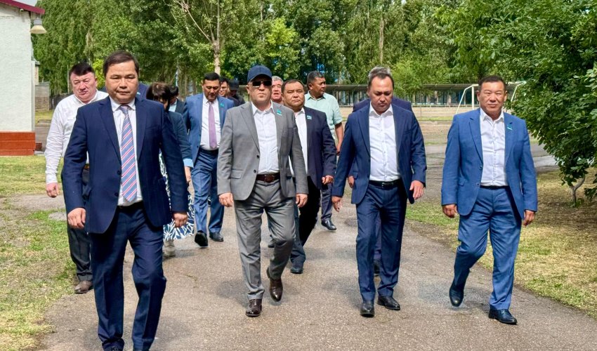 Депутаттар Бекзат Саттарханов атындағы облыстық олимпиада резервінің мамандандырылған мектеп-интернат-колледжінің жұмысымен танысты