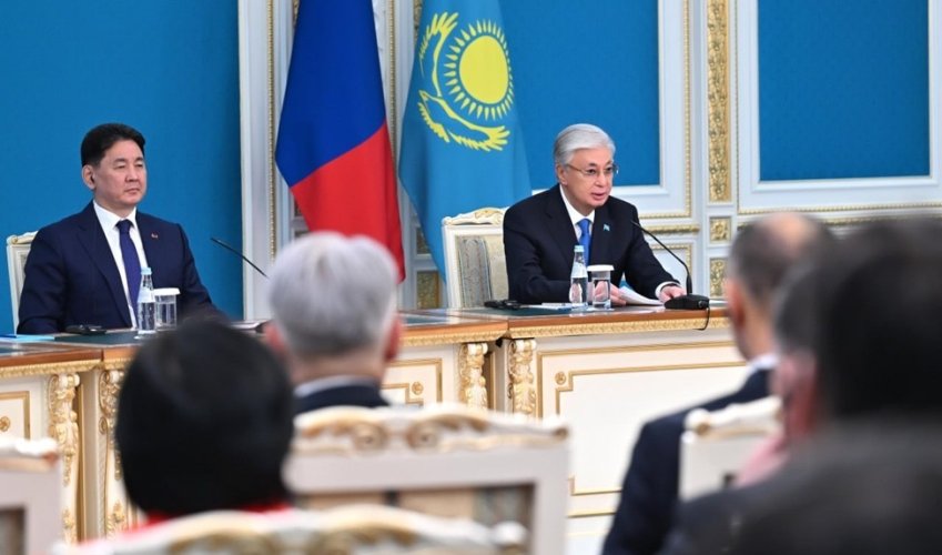 ПРЕЗИДЕНТ: ҚАЗАҚСТАН МЕН МОҢҒОЛИЯ АВТОЖОЛЫ САУДА-САТТЫҚТЫ АРТТЫРУҒА ЕРЕКШЕ СЕРПІН БЕРЕДІ