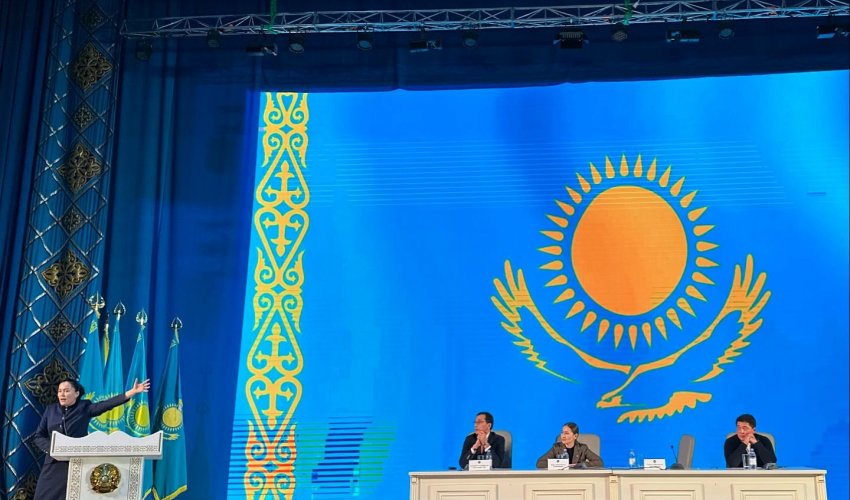 ШЫМКЕНТТЕ МЕМЛЕКЕТТІК РӘМІЗДЕРДІ ҚОЛДАНУ ТӘРТІБІ ТАЛҚЫЛАНДЫ