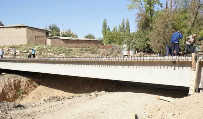 ШЫМКЕНТ: Қала әкімі аспалы темір көпірдің құрылысымен танысты