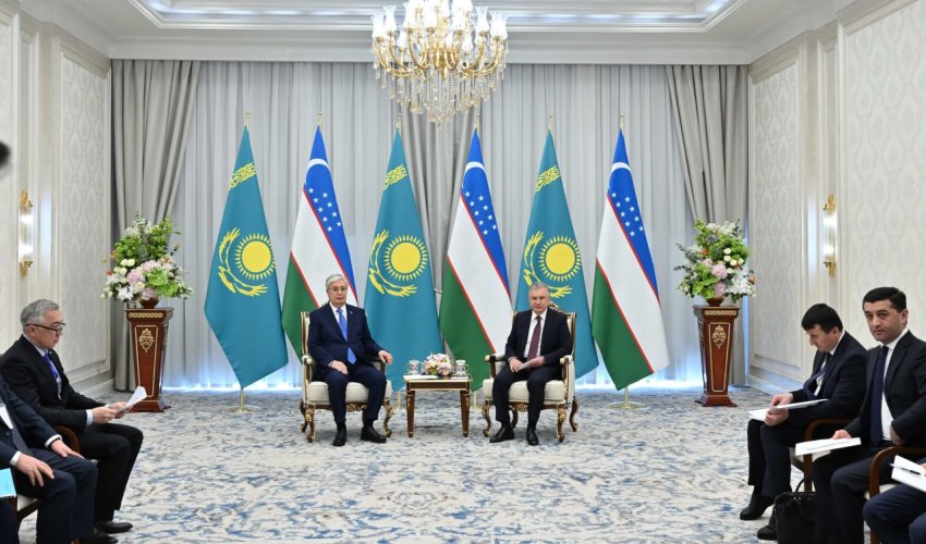 Президент қазақ-өзбек тандемі өмірлік қажеттіліктен туғанын және бірге әрі жұмыла әрекет еткенде ғана елдеріміздің орнықты дамуын қамтамасыз етуге болатынын жеткізді