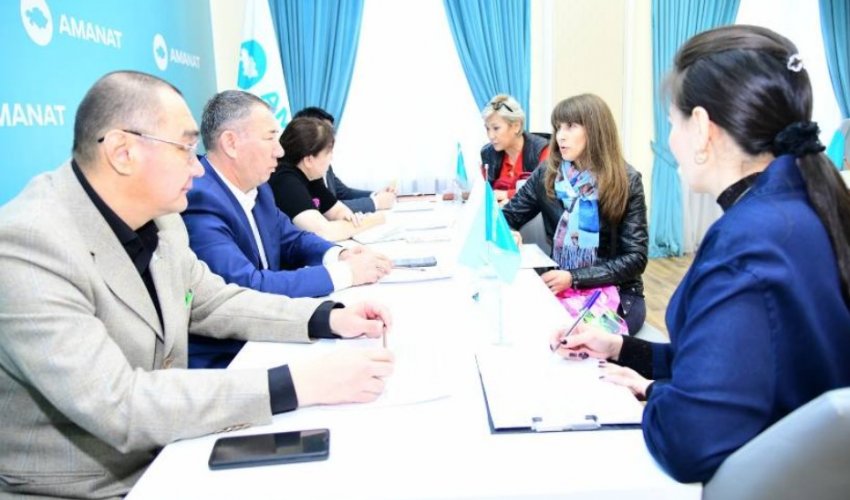 ШЫМКЕНТТЕ ЗАҢГЕРЛЕРДІҢ ҚАТЫСУЫМЕН ҚҰҚЫҚТЫҚ КӨМЕК КӨРСЕТУ ШАРАСЫ ӨТТІ