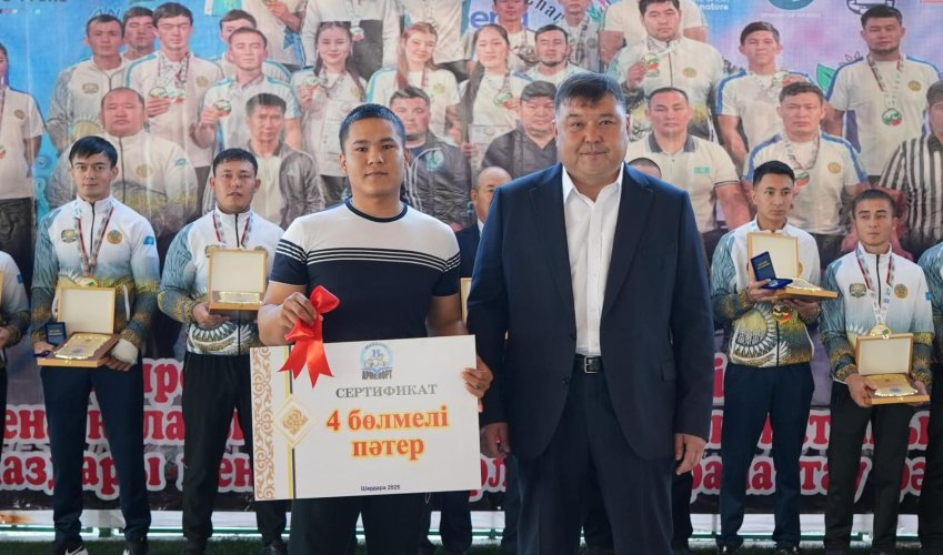 ШАРДАРА: ЖЫЛДЫҢ ҮЗДІК СПОРТШЫСЫНА ПӘТЕР КІЛТІ ТАБЫСТАЛДЫ
