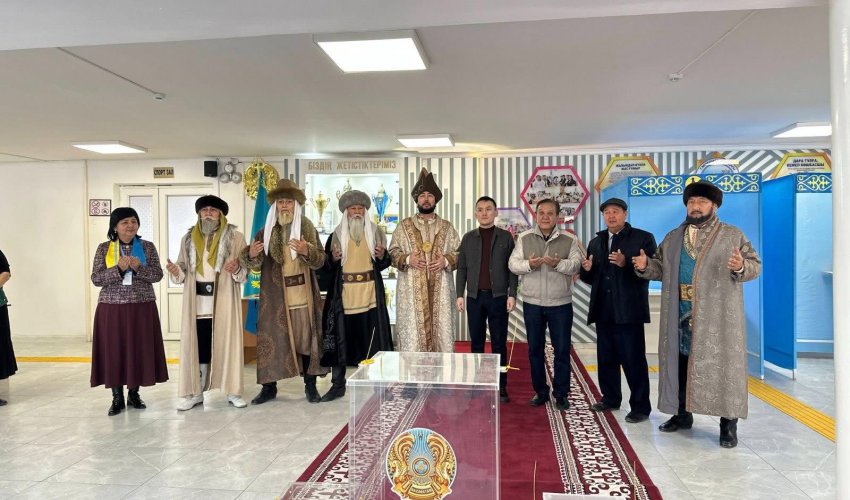 ТҮРКІСТАН: ЖЕТІСАЙДА ҮШ БИ БАСТАҒАН ТАРИХИ ТҰЛҒАЛАР ӨЗ ТАҢДАУЛАРЫН ЖАСАДЫ