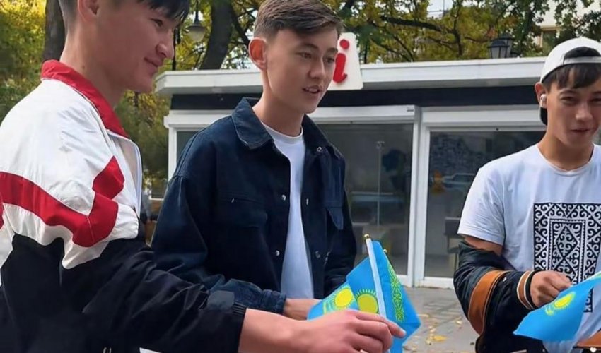 ШЫМКЕНТ ЖАСТАРЫ РЕФЕРЕНДУМҒА ОРАЙ ҰЙЫМДАСТЫРЫЛҒАН "БІЗ ӨРКЕНДЕГЕН ЕЛ ҮШІН" АКЦИЯСЫНА ҚАТЫСТЫ