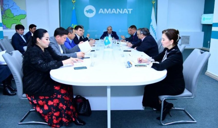 «AMANAT» ПАРТИЯСЫНЫҢ БАҚЫЛАУ КОМИССИЯСЫ ҚАЛАДАҒЫ МАҢЫЗДЫ МӘСЕЛЕЛЕРДІ ТАЛҚЫЛАДЫ