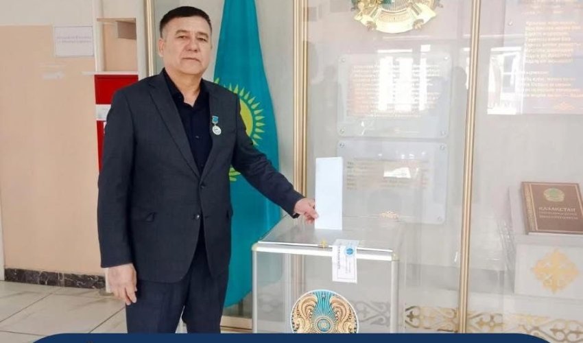 ТҮРКІСТАН: МАҚТААРАЛДА "МҮГЕДЕКТЕР МЕН СОҚЫРЛАР" ҰЙЫМЫНЫҢ ТӨРАҒАСЫ ЕРҒАЛИ БАЗАРБАЕВ ӨЗ ТАҢДАУЫН ЖАСАДЫ
