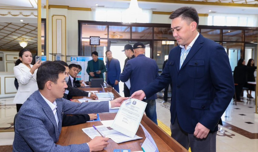 ШЫМКЕНТ ӘКІМІ АЭС БОЙЫНША РЕФЕРЕНДУМДА ДАУЫС БЕРДІ