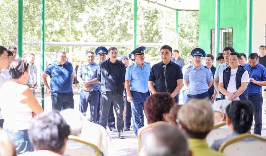 ҚАЛА ӘКІМІ ТҰРҒЫНДАРМЕН КӨШПЕЛІ ЖИЫНДА ӨЗЕКТІ МӘСЕЛЕЛЕРДІ ТАЛҚЫЛАДЫ