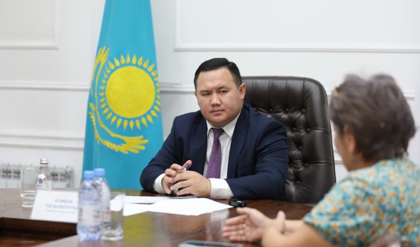 ҚАЛА ӘКІМІ АЗАМАТТАРДЫ ЖЕКЕ МӘСЕЛЕЛЕРІ БОЙЫНША ҚАБЫЛДАДЫ