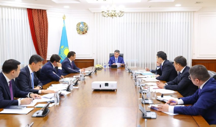 Бектенов атом өнеркәсібін дамыту мәселелері бойынша кеңес өткізді