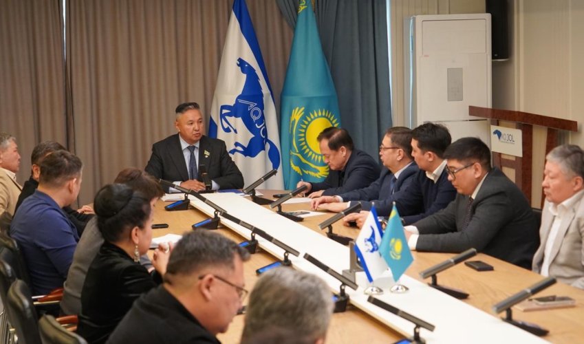 «Ақ жол» партиясы жаңа Конституция жобасын қолдады