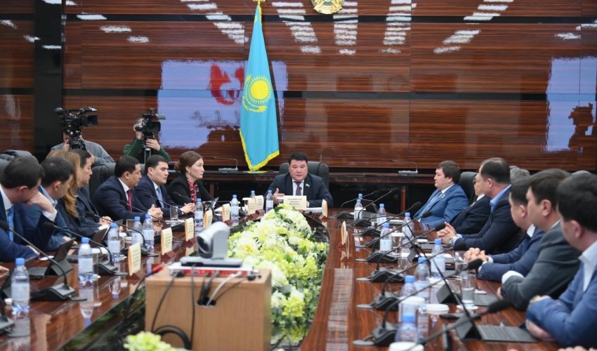 Шымкент қалалық мәслихатында Конституцияның жаңа жобасы талқыланды