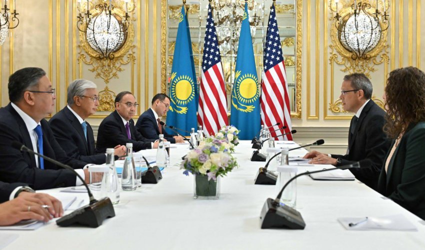 Президент Смитсон институтының басшылығымен кездесті
