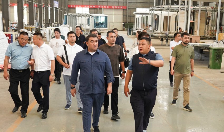ТҮРКІСТАН МЕН ҚЫТАЙ СЕРІКТЕСТІГІ: КАПСУЛАЛЫ ҮЙ ӨНДІРІСІ ЖОЛҒА ҚОЙЫЛДЫ