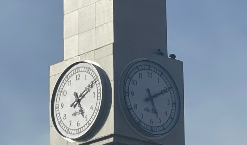 ТЕМІРЖОЛ ВОКЗАЛЫНДАҒЫ СИМВОЛДЫҚ САҒАТ ҚАЙТА ЖАНДАНДЫ