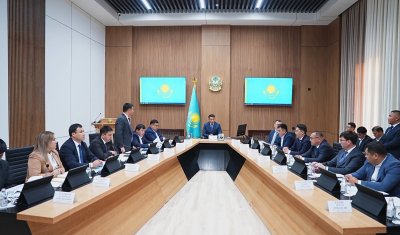 САУРАН АУДАНЫНДА ӘЛЕУМЕТТІК-ЭКОНОМИКАЛЫҚ ДАМУ МӘСЕЛЕЛЕРІ КЕҢІНЕН ТАЛҚЫЛАНДЫ