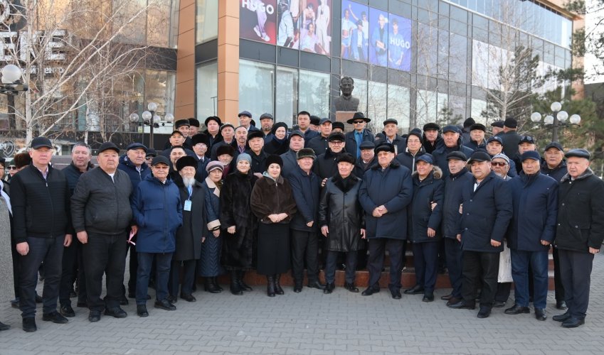 Шымкентте Дінмұхамед Қонаевты еске алу рәсімі өтті