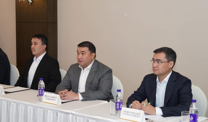 НҰРАЛХАН КӨШЕРОВ БАСТАҒАН ТҮРКІСТАН ОБЛЫСЫНЫҢ ДЕЛЕГАЦИЯСЫ ҚЫТАЙҒА ЖҰМЫС САПАРЫМЕН БАРДЫ