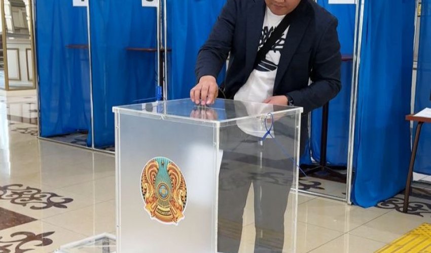 ӨНЕР ЖҰЛДЫЗДАРЫ ДА РЕФЕРЕНДУМҒА ҚАТЫСЫП ЖАТЫР