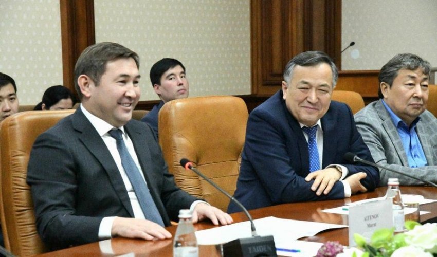 М.ӘЙТЕНОВ «СОСА-СОLА» КОМПАНИЯСЫНЫҢ ӨКІЛІМЕН КЕЗДЕСТІ